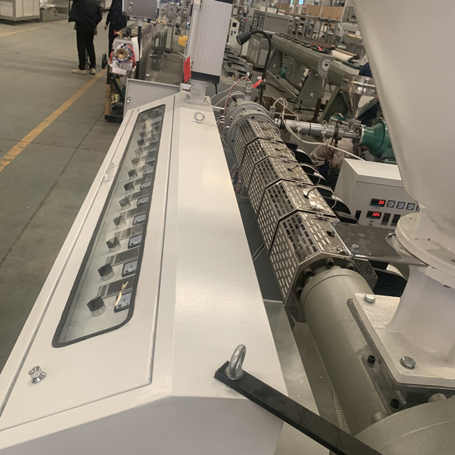 Полиэтиленовая пленка LDPE 140RPM повторно используя оборудование штрангпресса 3